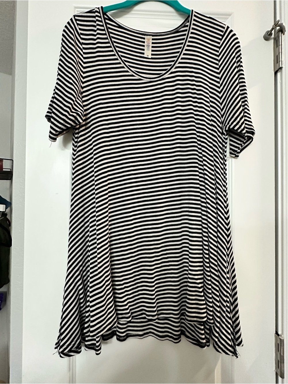 LuLaRoe M Perfect T Black & White Striped Women’s Short Sleeve Top